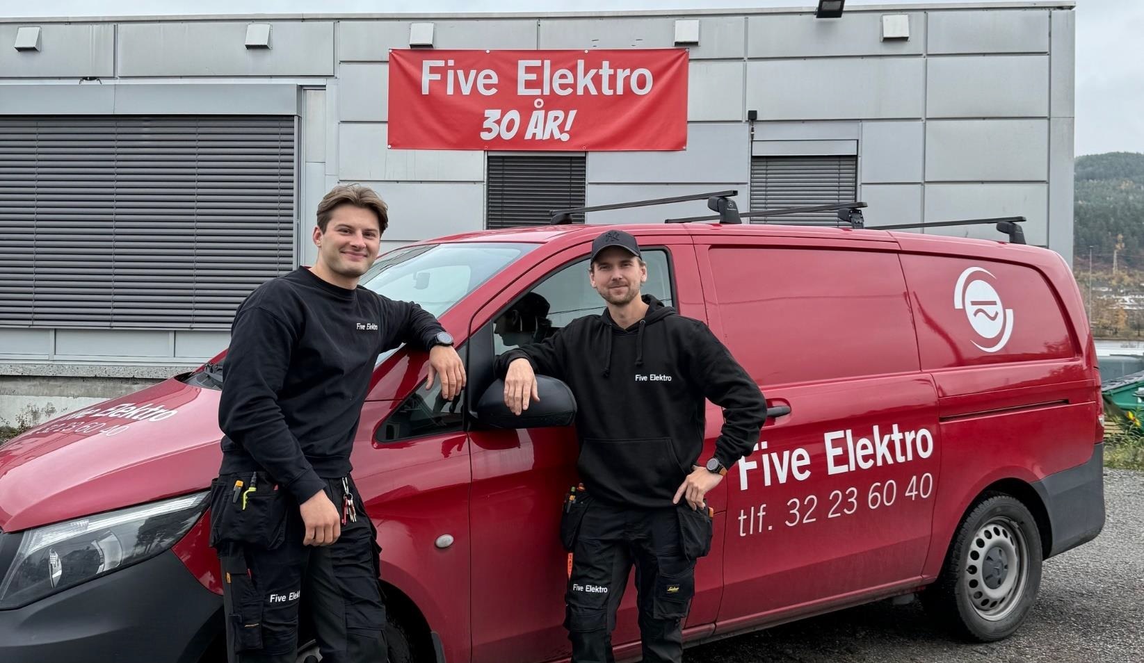Bilde av Five elektro ansatte (Henrik og Benjamin)